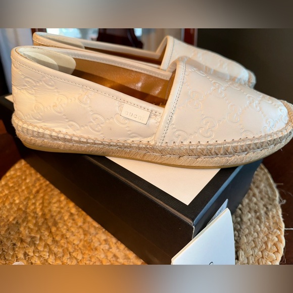 - Gucci GG Leather Espadrille - Picture 3 of 13